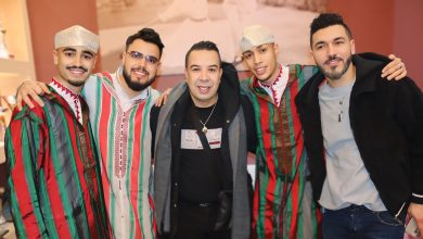 صورة كمال الطالياني و كمال هريمو يوقعان على حفل باهر بإيطاليا