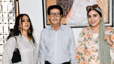 صورة الفنانة التشكيلية “سهام مساعد” تبدع لوحات فنية بالمهرجان الدولي لمملكة الفنون