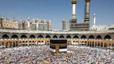 صورة رحلة عودة تتحول إلى كابوس: معتمرون مغاربة عالقون بعد إلغاءات متكررة لرحلتهم