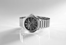 صورة تكشف علامة Bernhard H. Mayer عن مجموعة Interra، رؤية جديدة جريئة تتقاطع فيها دلالات الشكل والحركة وإتقان الحرفية السويسرية