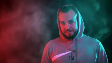 صورة هشام الخمال.. صوت شاب يعكس روح الموسيقى المغربية المعاصرة