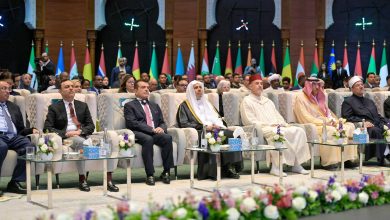 صورة الأمينُ العام لرابطة العالم الإسلامي يشهدُ احتفاليةَ بلوغ عشرةِ ملايين زائرٍ في فرع متحف السيرة النبوية بالرباط