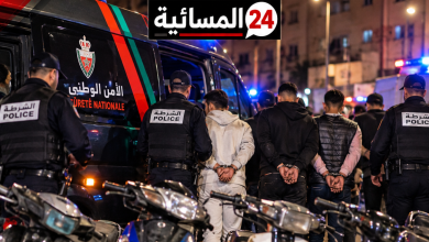 صورة الدار البيضاء.. توقيف 8 أشخاص بعد رشق الشرطة بالحجارة وقيادة دراجات بطريقة خطيرة